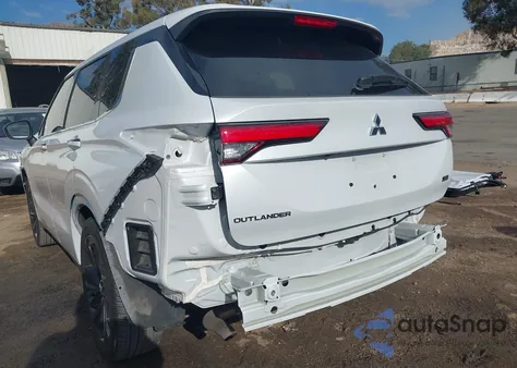 2024 Mitsubishi Outlander Se Black Edition S-Awc z USA, uszkodzony, nr VIN JA4J3VA89RZ034082